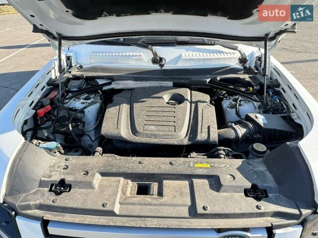 Белый Ленд Ровер Дефендер, объемом двигателя 2 л и пробегом 23 тыс. км за 59999 $, фото 33 на Automoto.ua