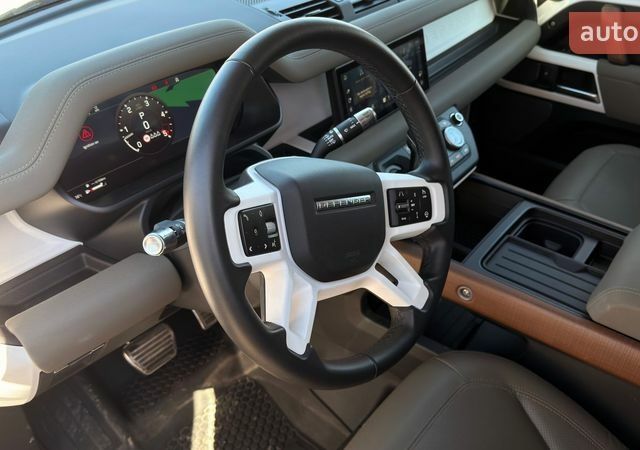 Белый Ленд Ровер Дефендер, объемом двигателя 3 л и пробегом 112 тыс. км за 66000 $, фото 13 на Automoto.ua