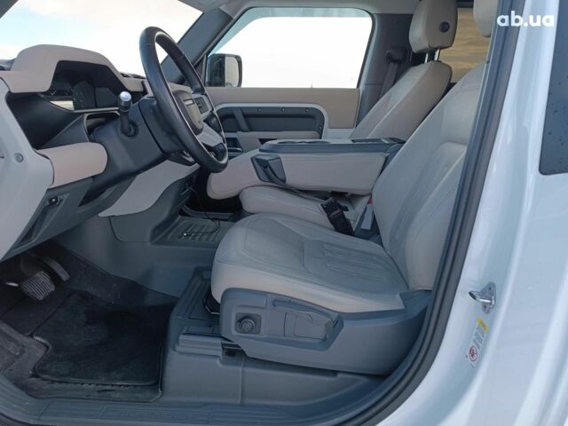 Білий Ленд Ровер Дефендер, об'ємом двигуна 2 л та пробігом 96 тис. км за 58650 $, фото 20 на Automoto.ua