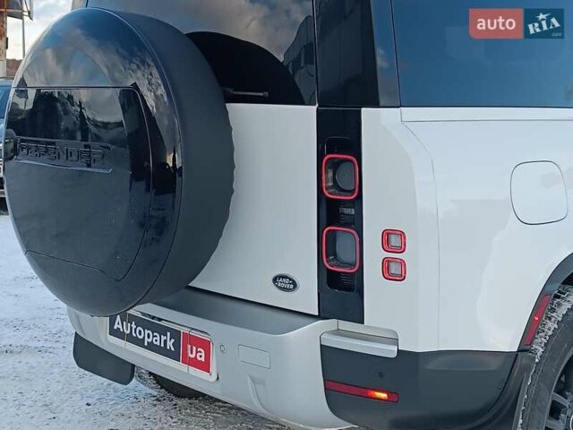 Белый Ленд Ровер Дефендер, объемом двигателя 2 л и пробегом 96 тыс. км за 58650 $, фото 10 на Automoto.ua