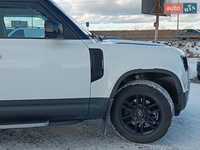 Белый Ленд Ровер Дефендер, объемом двигателя 2 л и пробегом 96 тыс. км за 58650 $, фото 13 на Automoto.ua