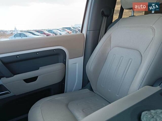 Белый Ленд Ровер Дефендер, объемом двигателя 2 л и пробегом 96 тыс. км за 58650 $, фото 30 на Automoto.ua