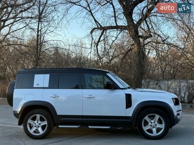 Белый Ленд Ровер Дефендер, объемом двигателя 3 л и пробегом 143 тыс. км за 62000 $, фото 27 на Automoto.ua