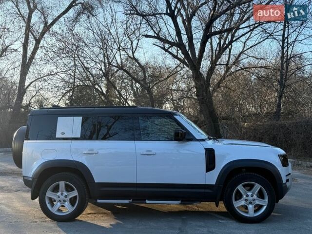 Белый Ленд Ровер Дефендер, объемом двигателя 3 л и пробегом 143 тыс. км за 62000 $, фото 22 на Automoto.ua