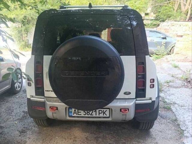 Білий Ленд Ровер Дефендер, об'ємом двигуна 3 л та пробігом 160 тис. км за 77252 $, фото 3 на Automoto.ua