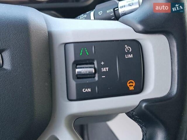 Белый Ленд Ровер Дефендер, объемом двигателя 2 л и пробегом 96 тыс. км за 58650 $, фото 23 на Automoto.ua