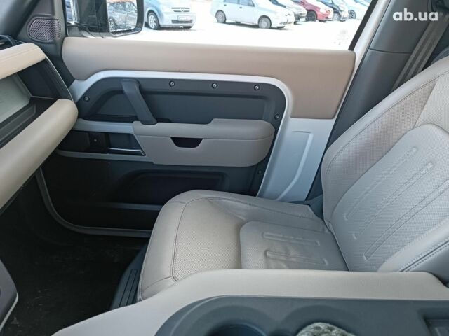 Білий Ленд Ровер Дефендер, об'ємом двигуна 2 л та пробігом 96 тис. км за 58650 $, фото 31 на Automoto.ua