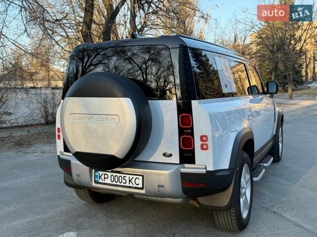 Белый Ленд Ровер Дефендер, объемом двигателя 3 л и пробегом 143 тыс. км за 62000 $, фото 3 на Automoto.ua