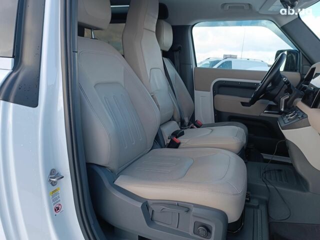 Білий Ленд Ровер Дефендер, об'ємом двигуна 2 л та пробігом 96 тис. км за 58650 $, фото 39 на Automoto.ua