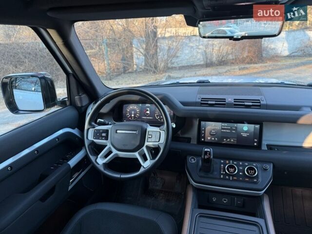 Белый Ленд Ровер Дефендер, объемом двигателя 3 л и пробегом 143 тыс. км за 62000 $, фото 18 на Automoto.ua