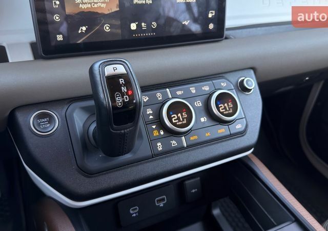 Белый Ленд Ровер Дефендер, объемом двигателя 3 л и пробегом 112 тыс. км за 66000 $, фото 15 на Automoto.ua