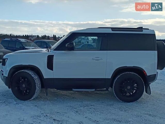 Белый Ленд Ровер Дефендер, объемом двигателя 2 л и пробегом 96 тыс. км за 58650 $, фото 5 на Automoto.ua