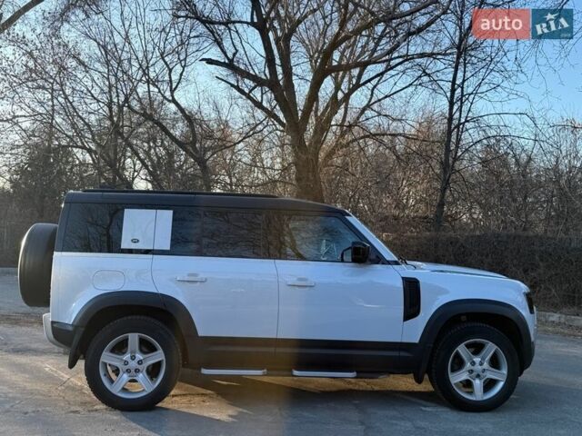 Белый Ленд Ровер Дефендер, объемом двигателя 3 л и пробегом 143 тыс. км за 62000 $, фото 20 на Automoto.ua