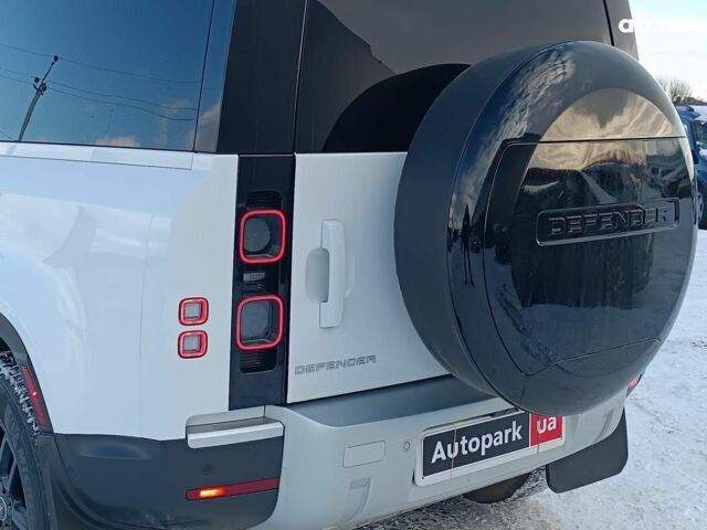 Білий Ленд Ровер Дефендер, об'ємом двигуна 2 л та пробігом 96 тис. км за 58650 $, фото 8 на Automoto.ua