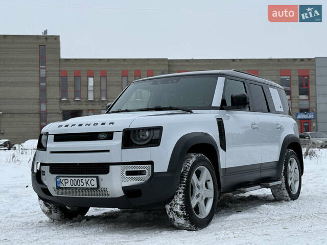 Белый Ленд Ровер Дефендер, объемом двигателя 3 л и пробегом 143 тыс. км за 64200 $, фото 1 на Automoto.ua