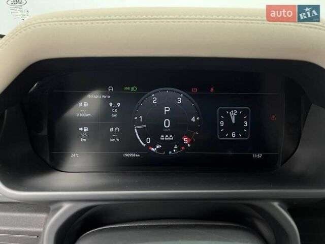 Белый Ленд Ровер Дефендер, объемом двигателя 3 л и пробегом 90 тыс. км за 71548 $, фото 12 на Automoto.ua