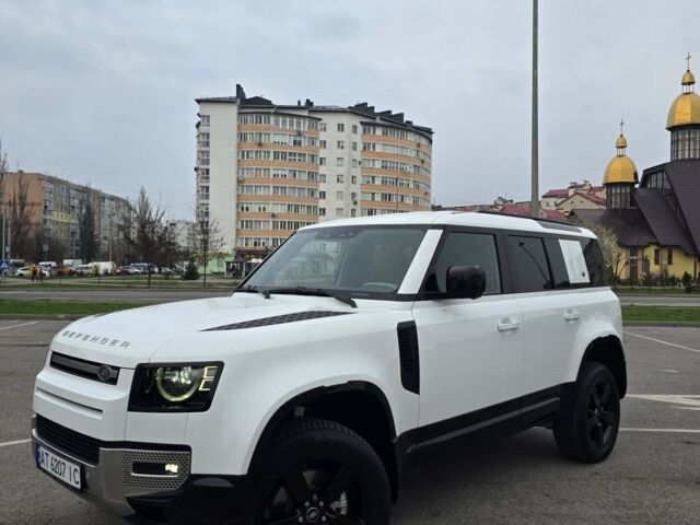 Білий Ленд Ровер Дефендер, об'ємом двигуна 3 л та пробігом 55 тис. км за 77111 $, фото 61 на Automoto.ua