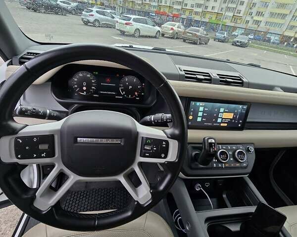 Білий Ленд Ровер Дефендер, об'ємом двигуна 3 л та пробігом 55 тис. км за 77111 $, фото 29 на Automoto.ua