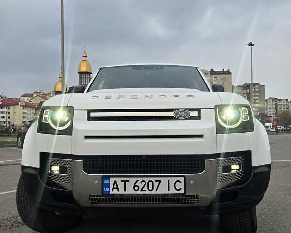 Білий Ленд Ровер Дефендер, об'ємом двигуна 3 л та пробігом 55 тис. км за 77111 $, фото 16 на Automoto.ua