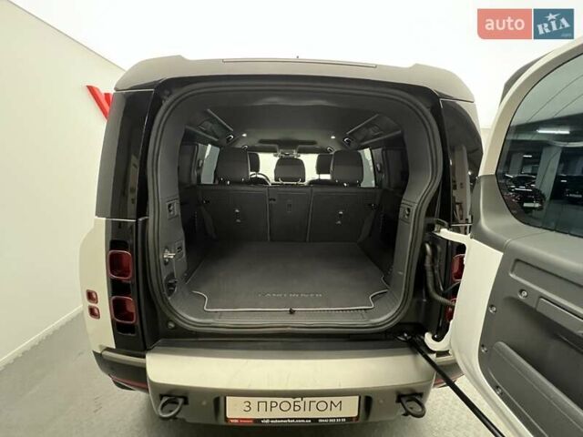 Белый Ленд Ровер Дефендер, объемом двигателя 3 л и пробегом 90 тыс. км за 71548 $, фото 17 на Automoto.ua