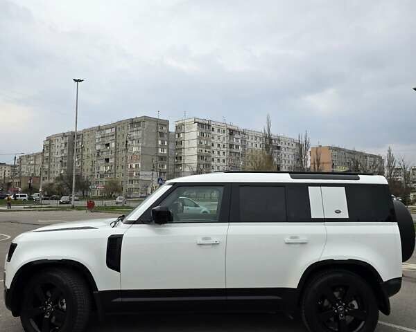Білий Ленд Ровер Дефендер, об'ємом двигуна 3 л та пробігом 55 тис. км за 77111 $, фото 3 на Automoto.ua