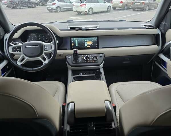 Білий Ленд Ровер Дефендер, об'ємом двигуна 3 л та пробігом 55 тис. км за 77111 $, фото 30 на Automoto.ua