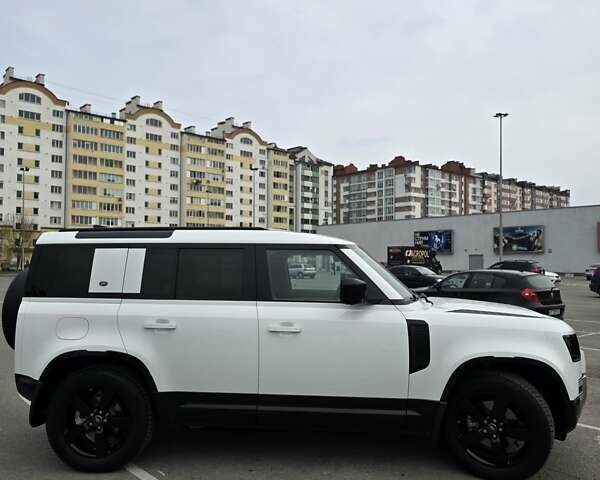 Білий Ленд Ровер Дефендер, об'ємом двигуна 3 л та пробігом 55 тис. км за 77111 $, фото 12 на Automoto.ua