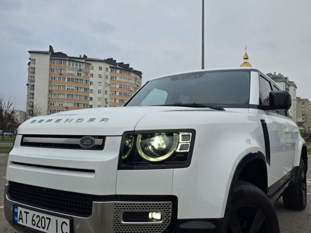 Білий Ленд Ровер Дефендер, об'ємом двигуна 3 л та пробігом 55 тис. км за 77111 $, фото 63 на Automoto.ua