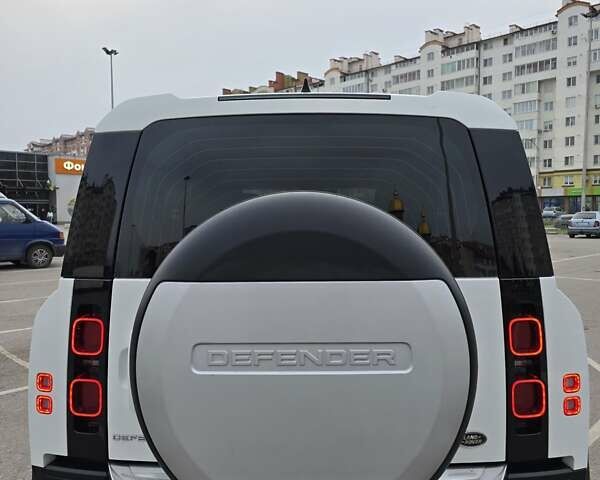 Білий Ленд Ровер Дефендер, об'ємом двигуна 3 л та пробігом 55 тис. км за 77111 $, фото 9 на Automoto.ua