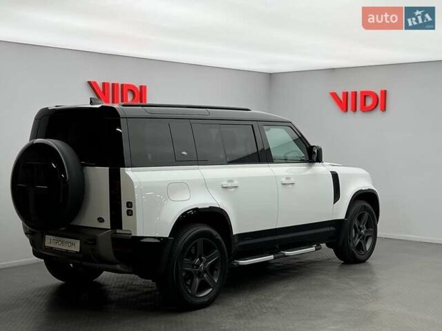 Белый Ленд Ровер Дефендер, объемом двигателя 3 л и пробегом 90 тыс. км за 71548 $, фото 4 на Automoto.ua