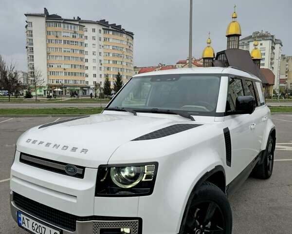 Білий Ленд Ровер Дефендер, об'ємом двигуна 3 л та пробігом 55 тис. км за 77111 $, фото 68 на Automoto.ua