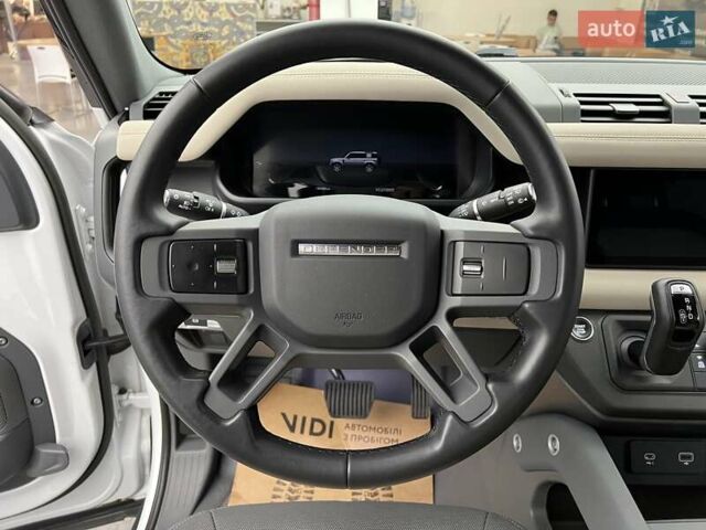 Белый Ленд Ровер Дефендер, объемом двигателя 3 л и пробегом 90 тыс. км за 71548 $, фото 10 на Automoto.ua