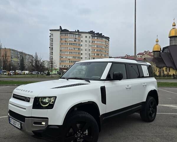Білий Ленд Ровер Дефендер, об'ємом двигуна 3 л та пробігом 55 тис. км за 77111 $, фото 61 на Automoto.ua