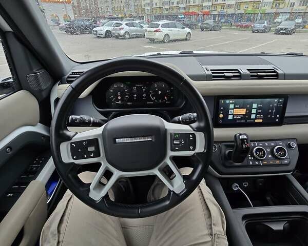 Білий Ленд Ровер Дефендер, об'ємом двигуна 3 л та пробігом 55 тис. км за 77111 $, фото 50 на Automoto.ua