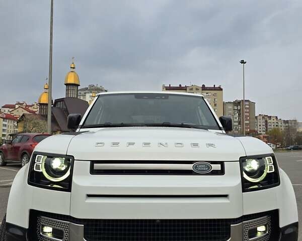 Білий Ленд Ровер Дефендер, об'ємом двигуна 3 л та пробігом 55 тис. км за 77111 $, фото 14 на Automoto.ua