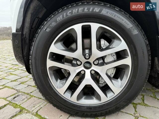 Білий Ленд Ровер Дефендер, об'ємом двигуна 3 л та пробігом 33 тис. км за 89000 $, фото 20 на Automoto.ua