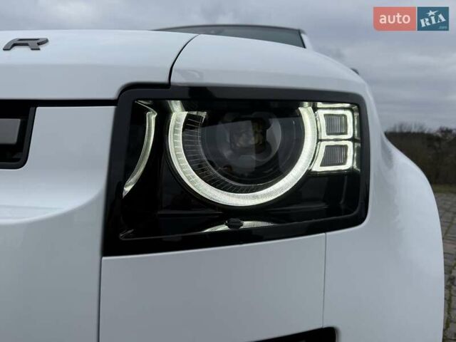 Білий Ленд Ровер Дефендер, об'ємом двигуна 3 л та пробігом 33 тис. км за 89000 $, фото 18 на Automoto.ua
