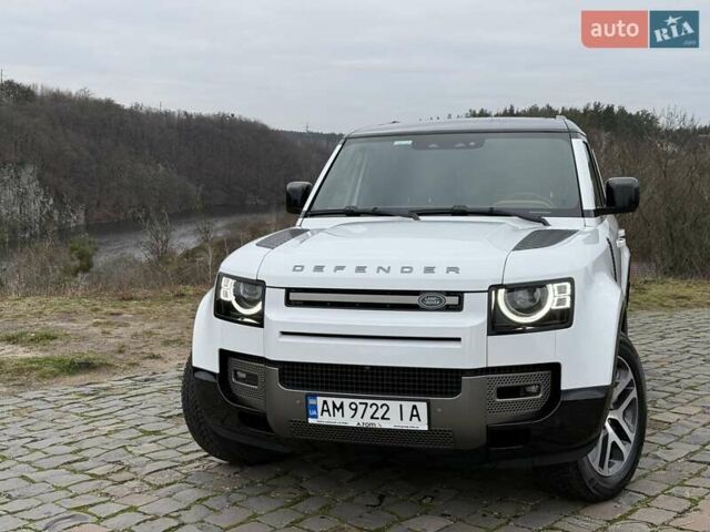 Білий Ленд Ровер Дефендер, об'ємом двигуна 3 л та пробігом 33 тис. км за 89000 $, фото 2 на Automoto.ua