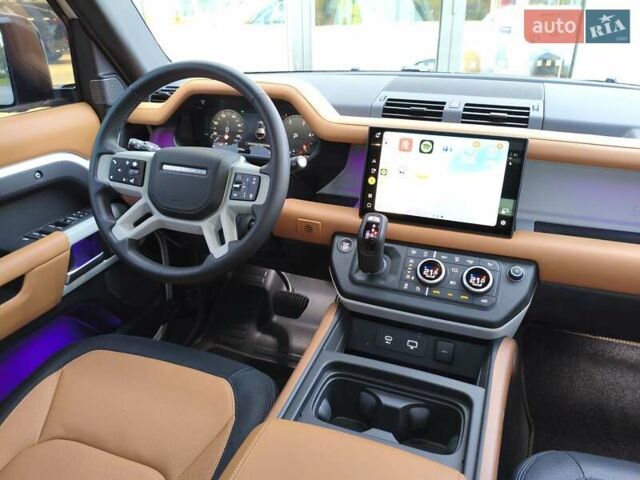 Ленд Ровер Дефендер 2023 у Києві на Automoto.ua Білий Ленд Ровер Дефендер, об'ємом двигуна 3 л та пробігом 29 тис. км за 87715 $, фото 18 на Automoto.ua
