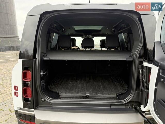 Білий Ленд Ровер Дефендер, об'ємом двигуна 3 л та пробігом 33 тис. км за 89000 $, фото 39 на Automoto.ua