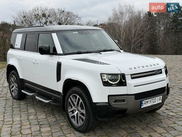 Білий Ленд Ровер Дефендер, об'ємом двигуна 3 л та пробігом 33 тис. км за 89000 $, фото 13 на Automoto.ua