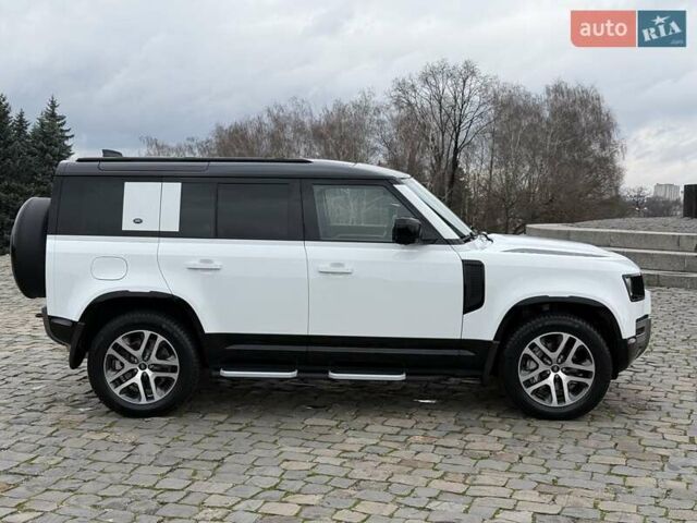 Білий Ленд Ровер Дефендер, об'ємом двигуна 3 л та пробігом 33 тис. км за 89000 $, фото 12 на Automoto.ua