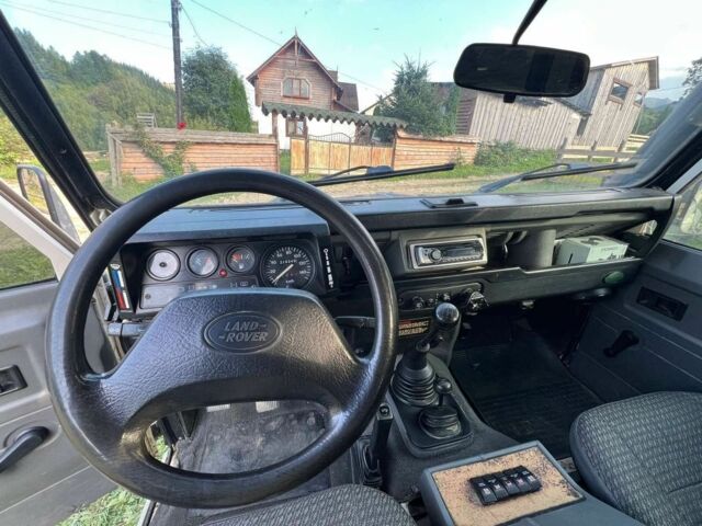 Бежевий Ленд Ровер Дефендер, об'ємом двигуна 2.5 л та пробігом 168 тис. км за 7999 $, фото 5 на Automoto.ua