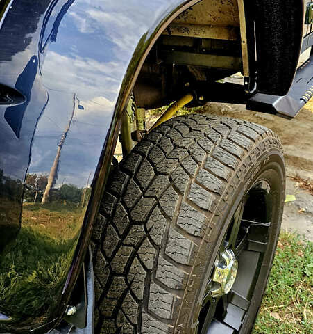 Чорний Ленд Ровер Дефендер, об'ємом двигуна 2.5 л та пробігом 231 тис. км за 56000 $, фото 9 на Automoto.ua