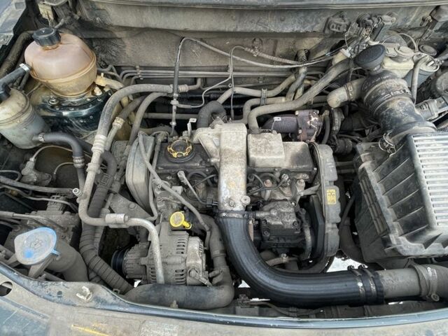 Чорний Ленд Ровер Дефендер, об'ємом двигуна 2 л та пробігом 3 тис. км за 2000 $, фото 3 на Automoto.ua