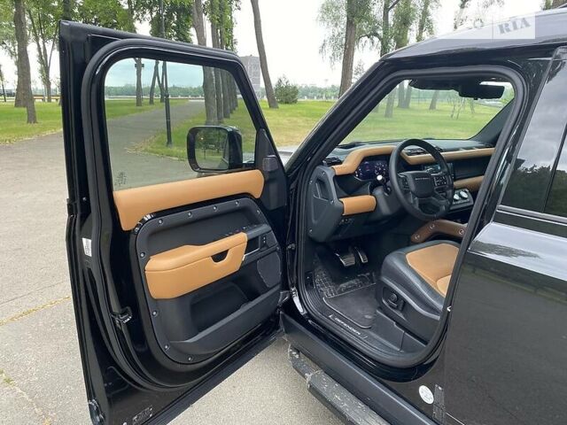 Черный Ленд Ровер Дефендер, объемом двигателя 3 л и пробегом 21 тыс. км за 84000 $, фото 8 на Automoto.ua