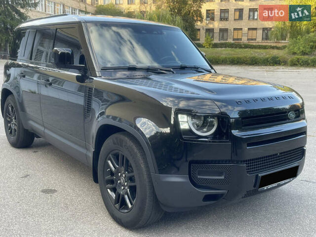 Чорний Ленд Ровер Дефендер, об'ємом двигуна 2 л та пробігом 107 тис. км за 54799 $, фото 11 на Automoto.ua