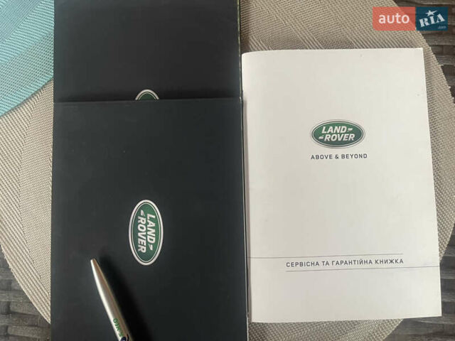 Чорний Ленд Ровер Дефендер, об'ємом двигуна 2 л та пробігом 107 тис. км за 54799 $, фото 69 на Automoto.ua