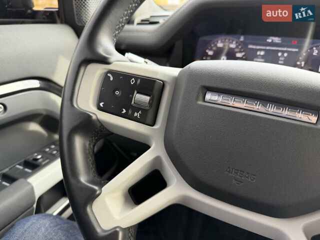 Черный Ленд Ровер Дефендер, объемом двигателя 2 л и пробегом 77 тыс. км за 76000 $, фото 32 на Automoto.ua