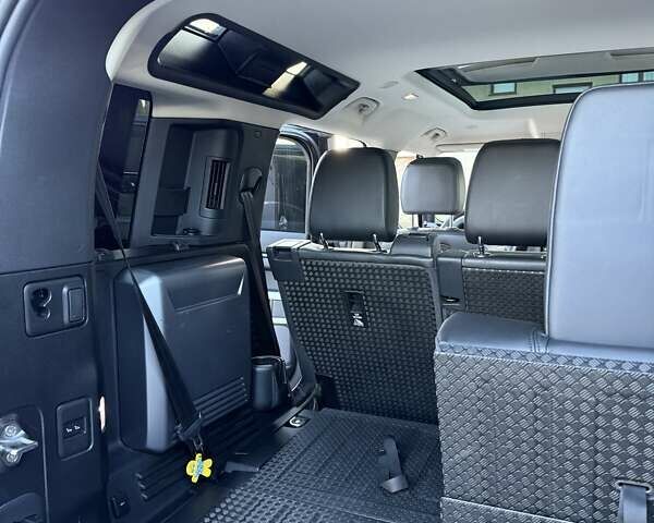 Черный Ленд Ровер Дефендер, объемом двигателя 3 л и пробегом 102 тыс. км за 88500 $, фото 57 на Automoto.ua